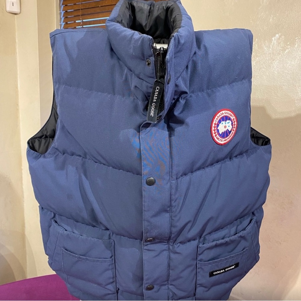 Canada goose men’s vest. Size medium.